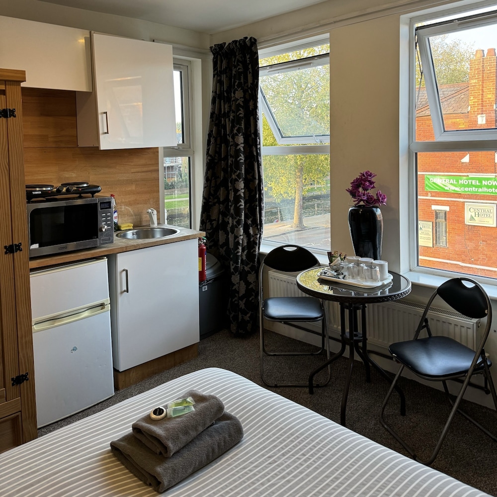 Riverside Hotel Bed and Breakfast 23/48