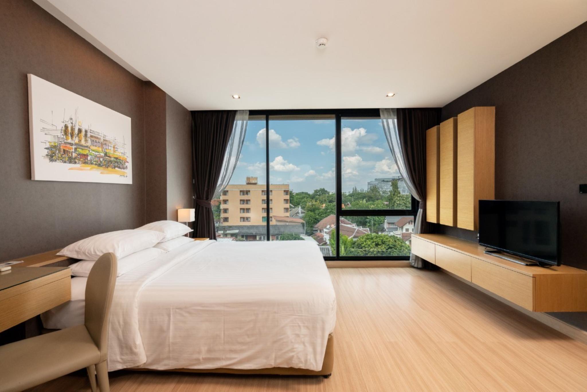 Executive, Suite