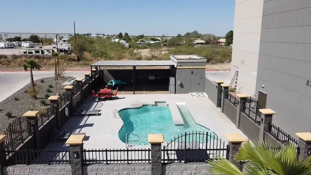 La Quinta Inn Suites By Wyndham Fort Stockton Northeast 35/62
