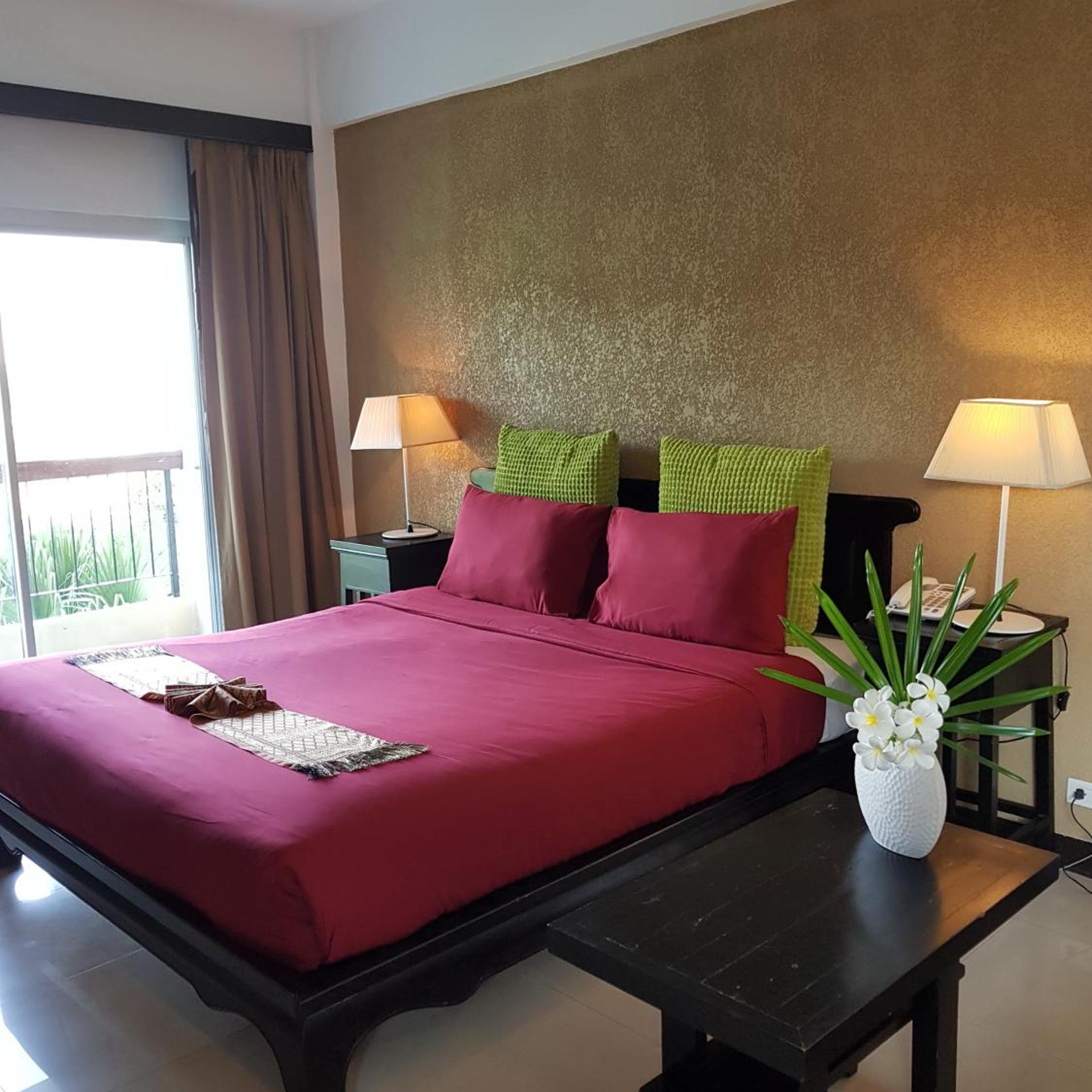 GRAND, DELUXE, DOUBLE OR TWIN BED
