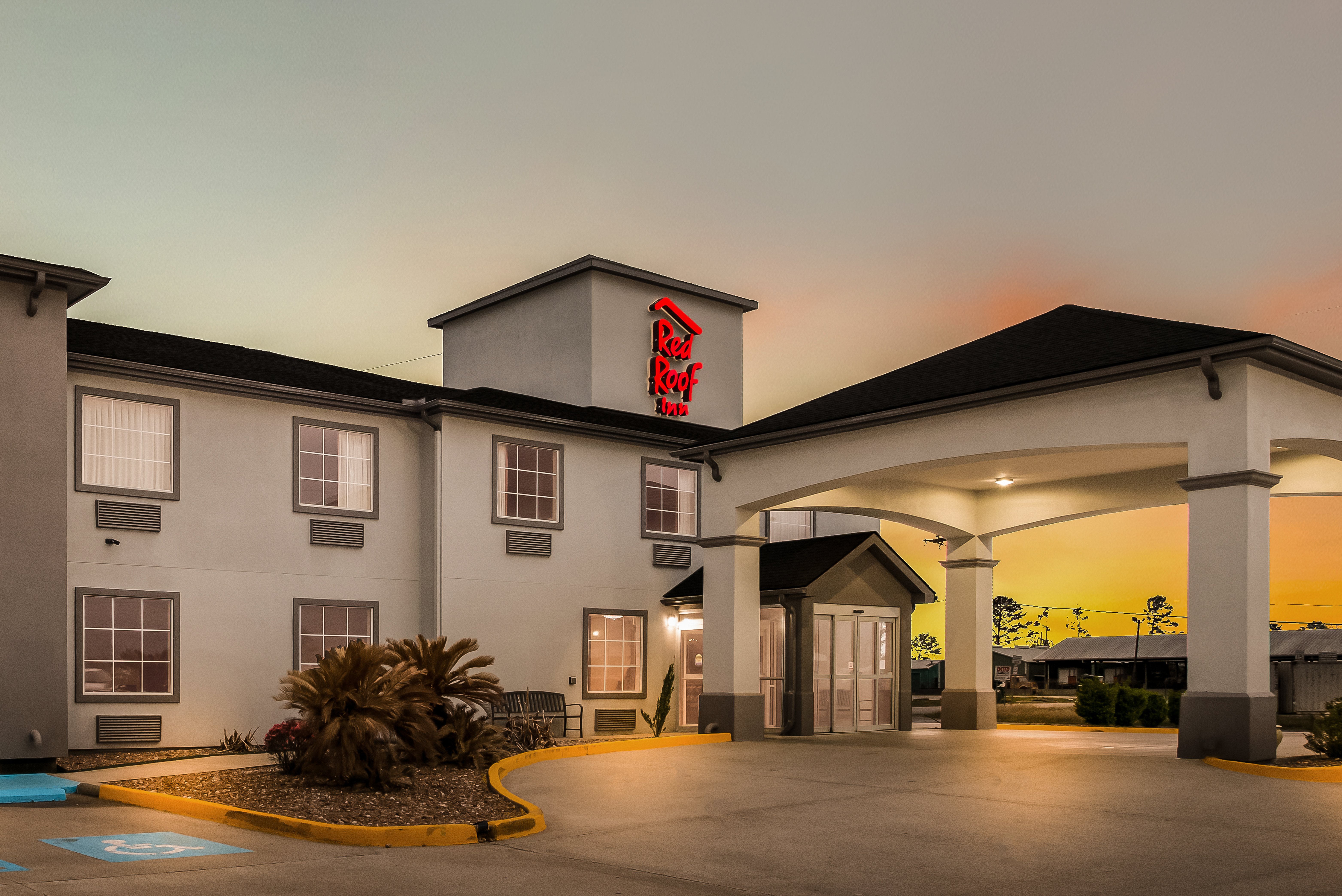 Red Roof Inn & Suites Lake Charles 2/43