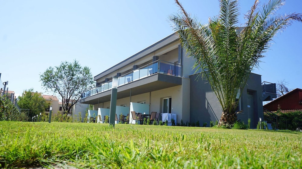 Finikas Garden Beach Resort Nikiti 2/50