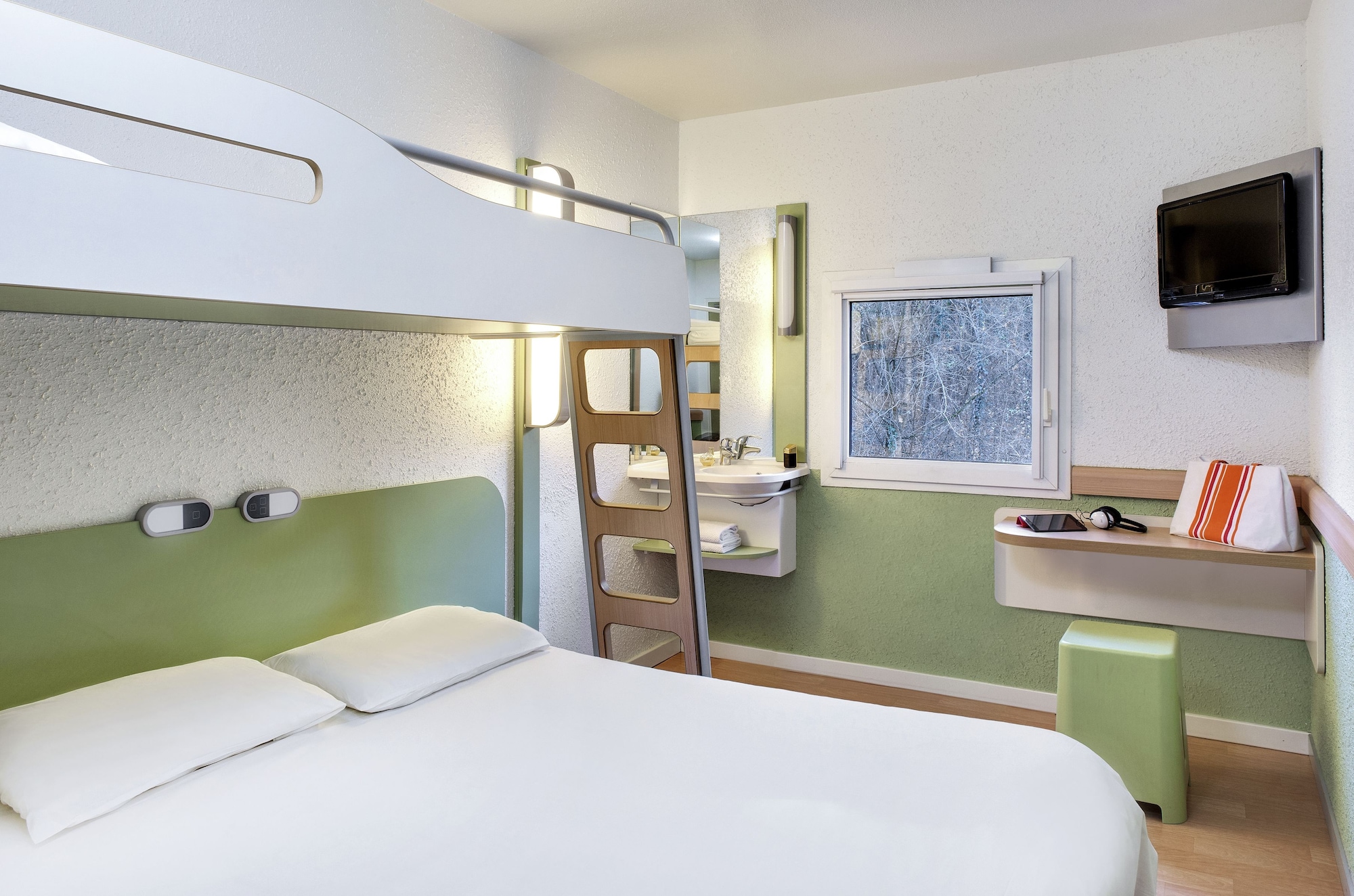 Room, Triple, Double and Bunk Bed
