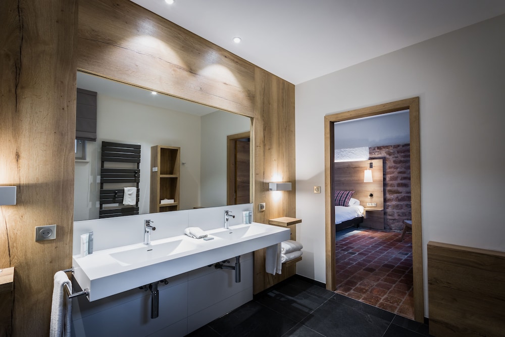 Hotel Restaurant SPA Cheval Blanc Lembach 32/34