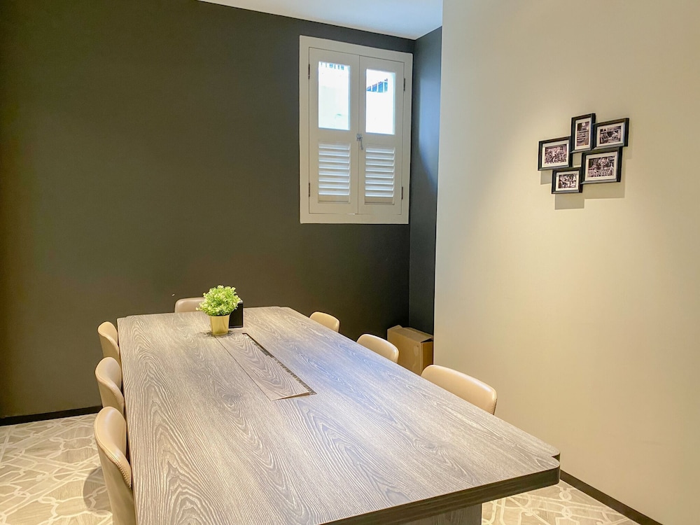 ST Signature Jalan Besar 35/50