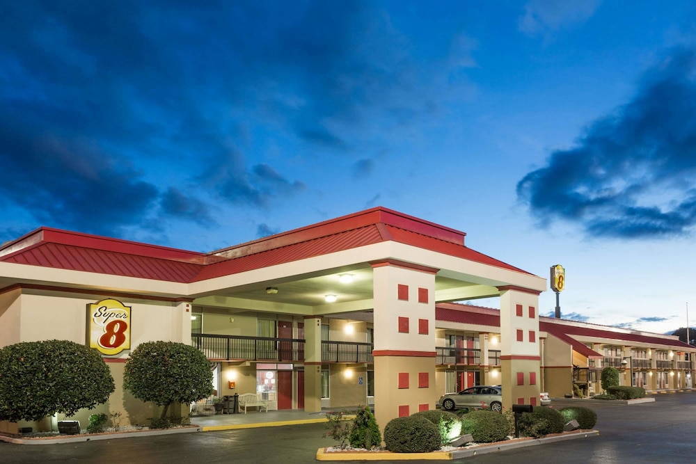 Super 8 by Wyndham Tifton 1/54