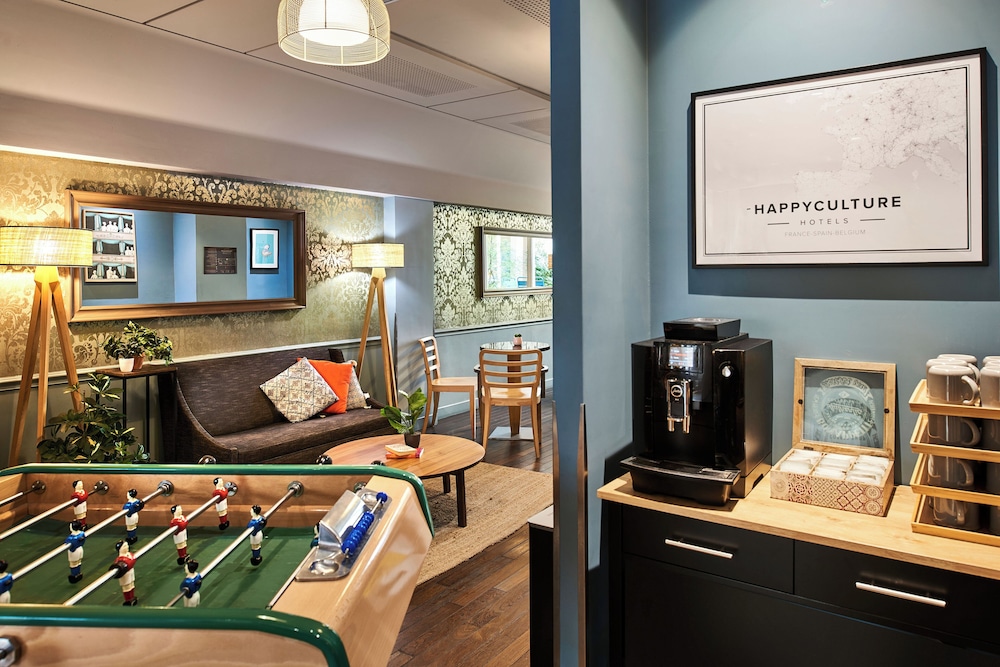 Hotel Magenta 38 by Happyculture 53/71