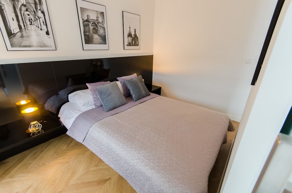 SUPERIOR, SUITE, BALCONY
