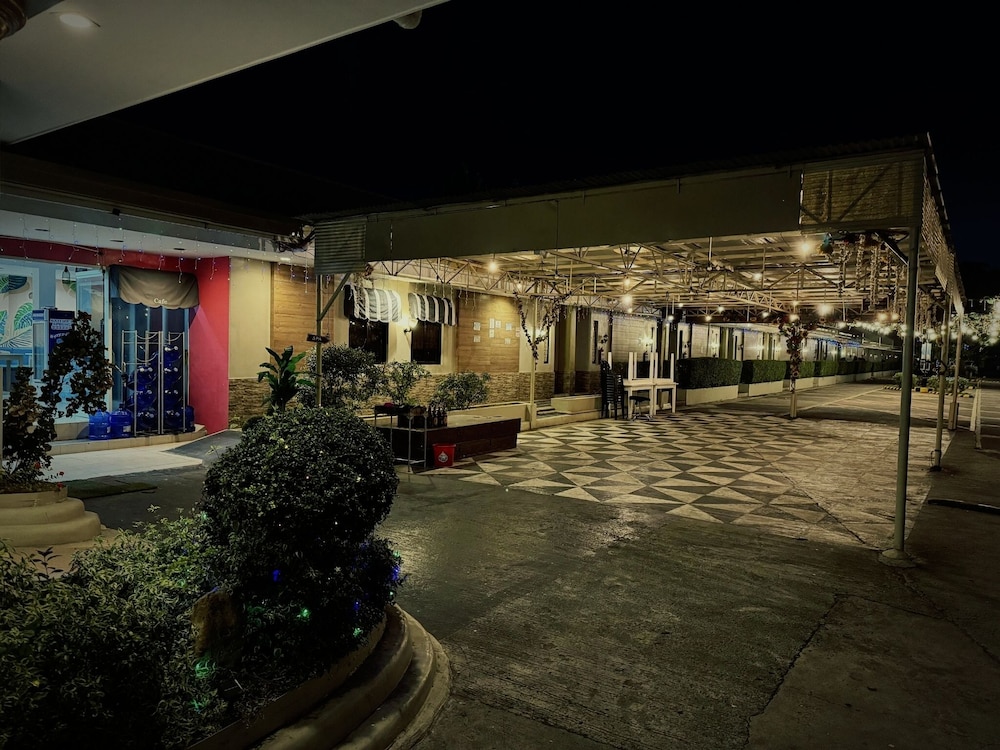 S&M Hotel 36/38