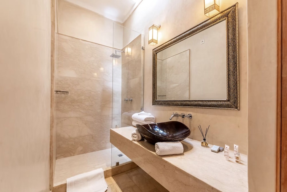 Riad Tahili 48/50