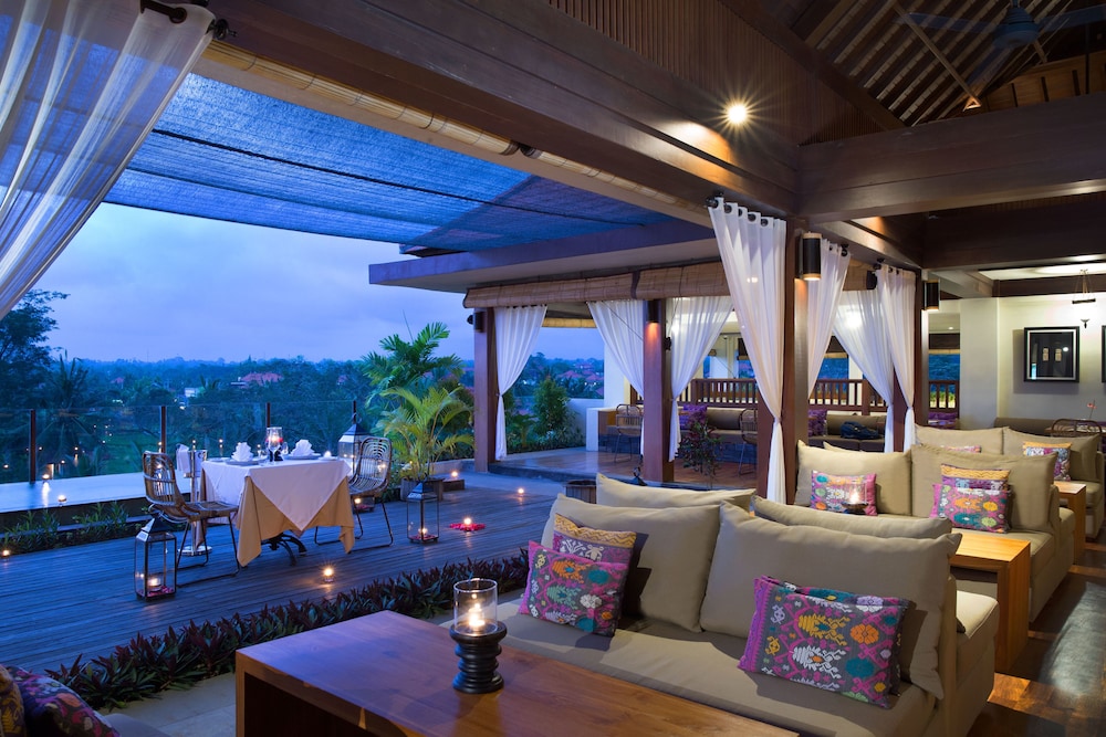 Ubud Village Hotel 36/51