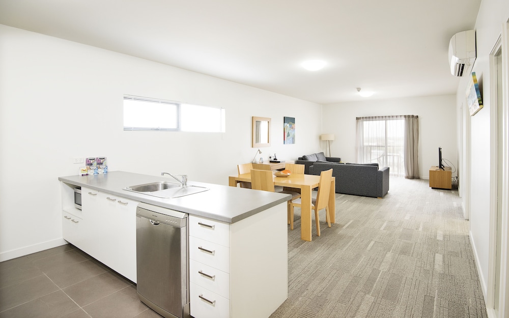 MainStay Suites Mackay 56/65
