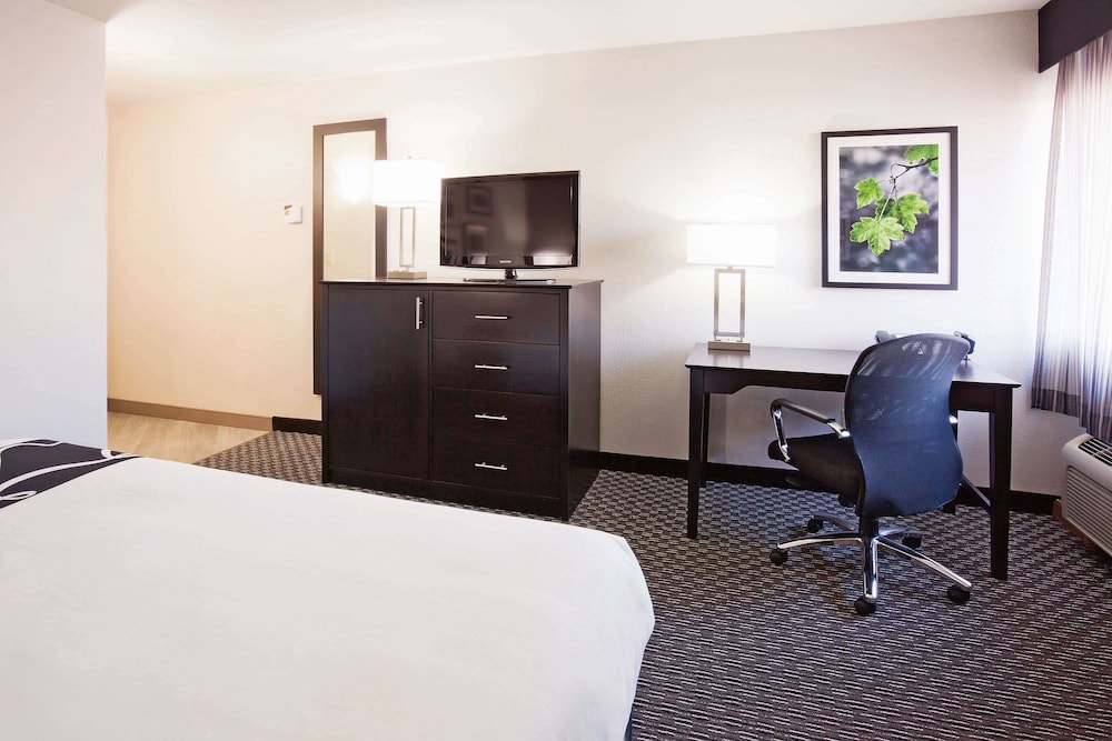 La Quinta Inn Oshkosh 54/56