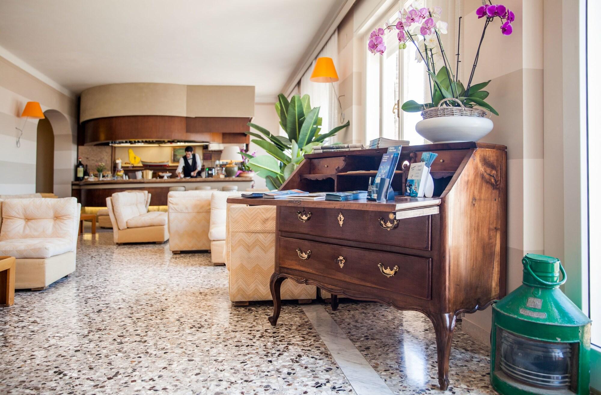 Hotel Golfo E Palme 8/50