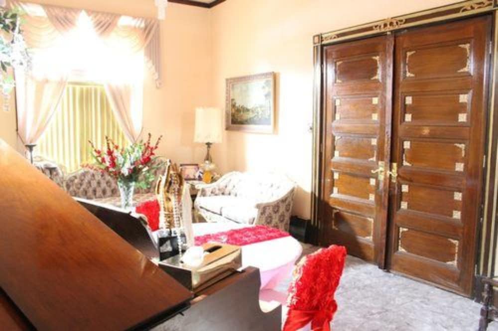 Central West end Bed and Breakfast 4/37