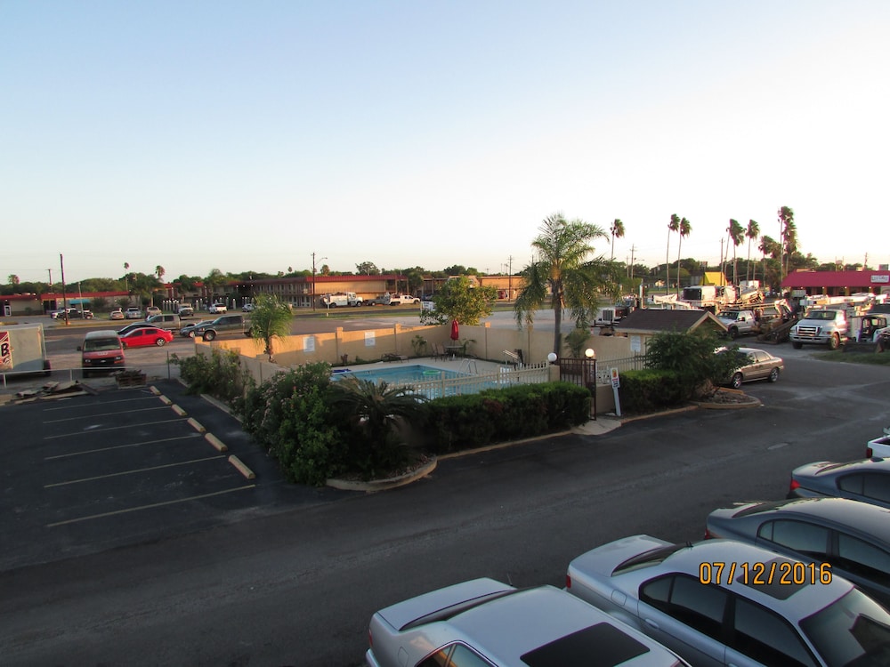 Super 8 By Wyndham Kingsville 39/47