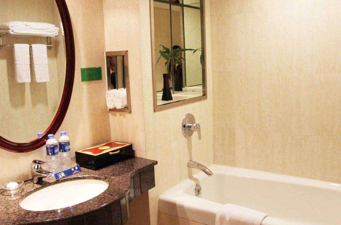 Dongguan Huihua International Hotel 49/51
