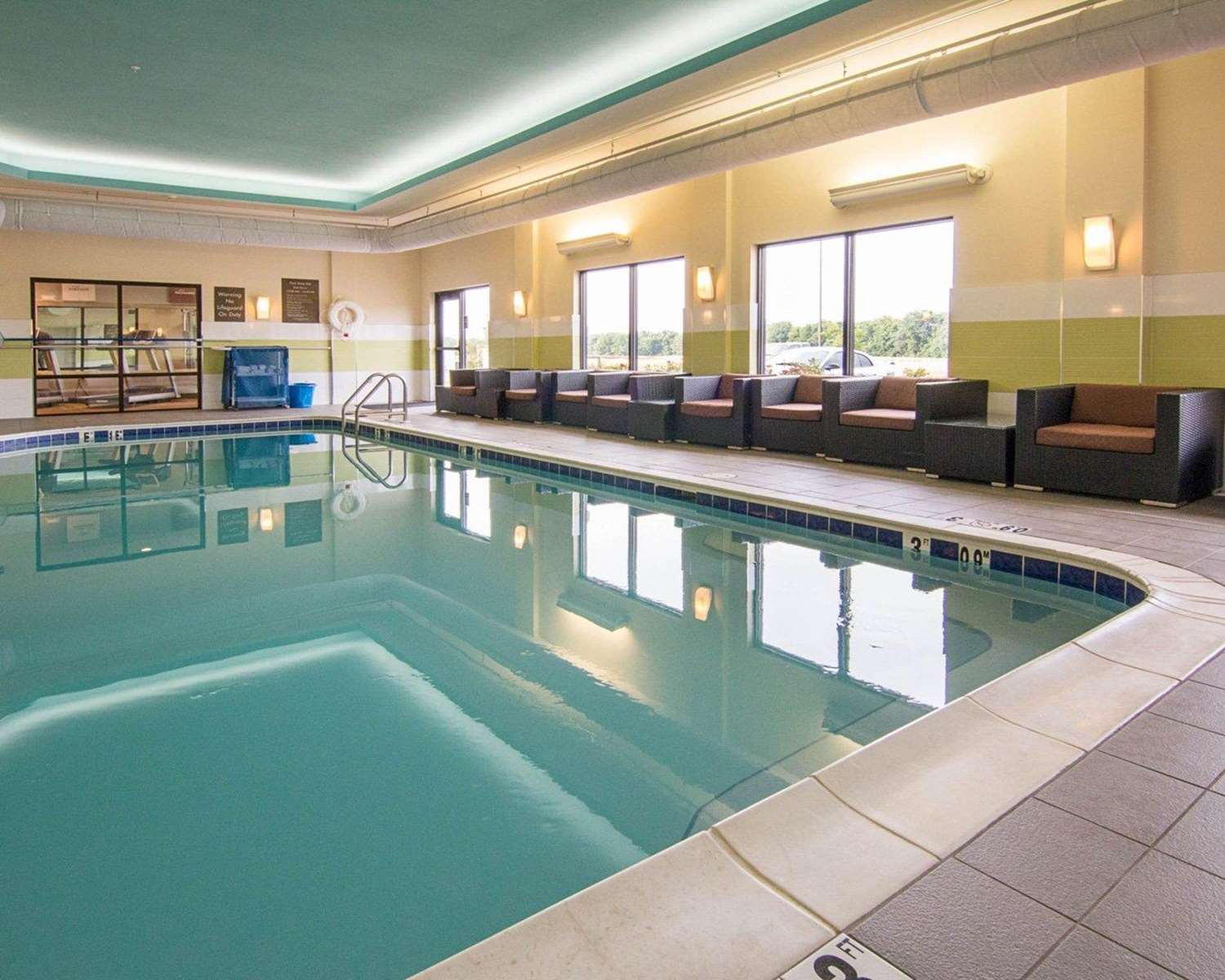 swimming pool spa