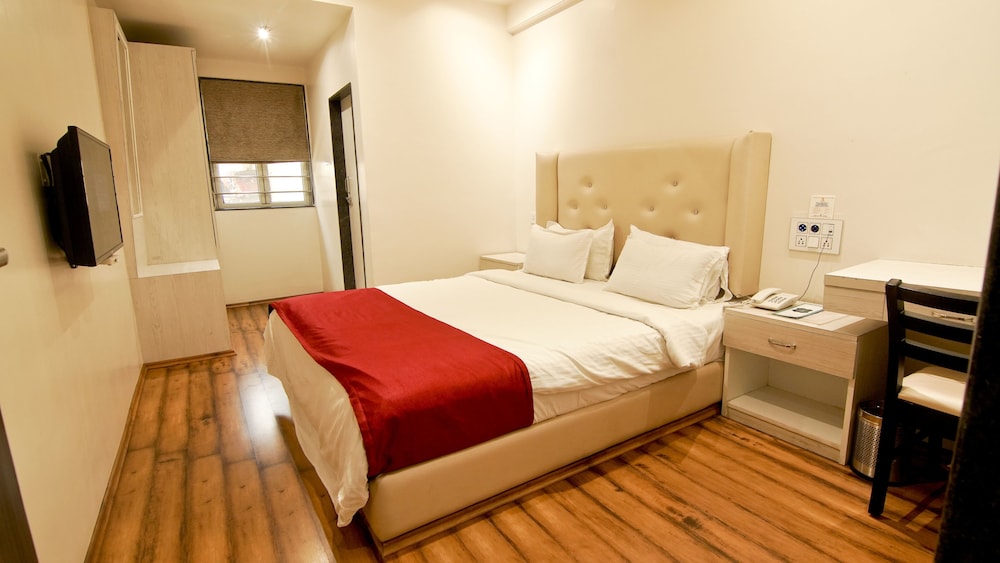 Renovated, Deluxe, King Bed