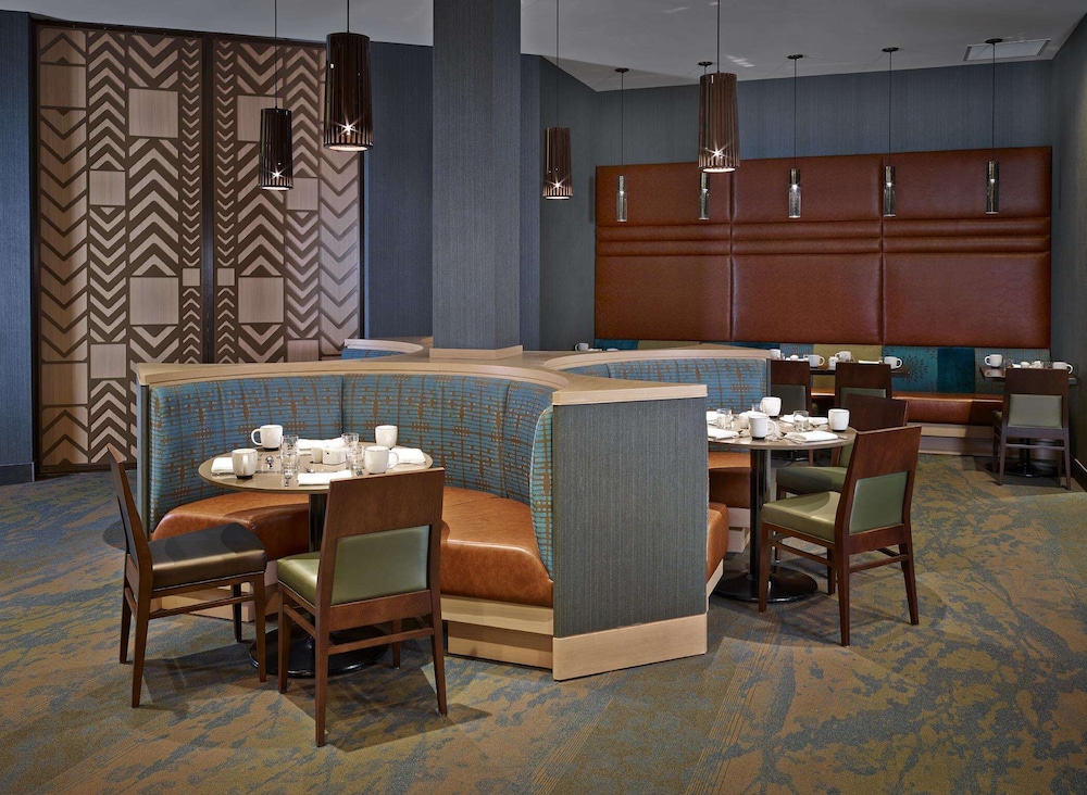 Doubletree By Hilton Hotel & Conference Centre Regina 58/80