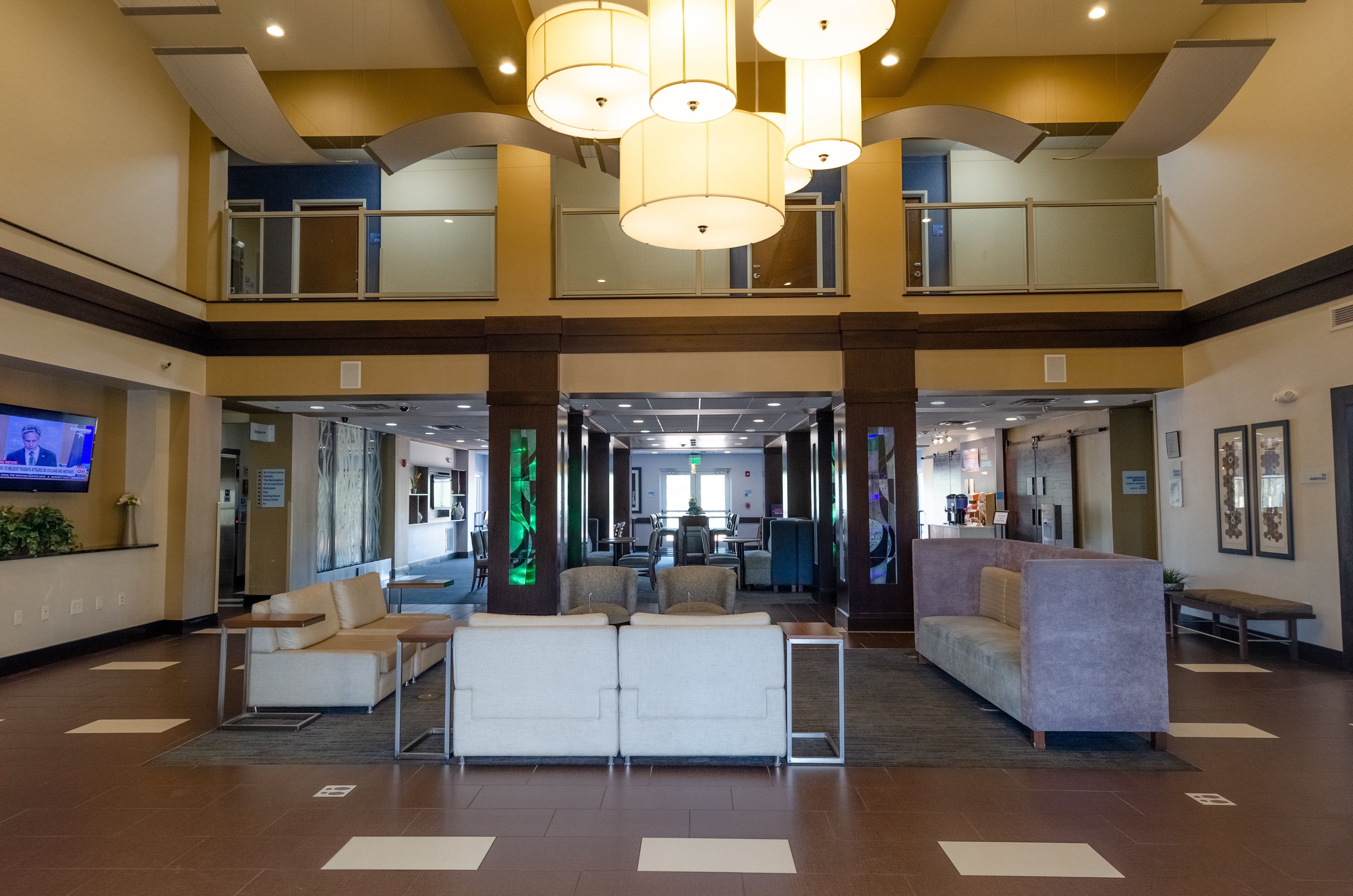 Holiday Inn Express Suites Atlanta Airport West Camp Creek 18/22