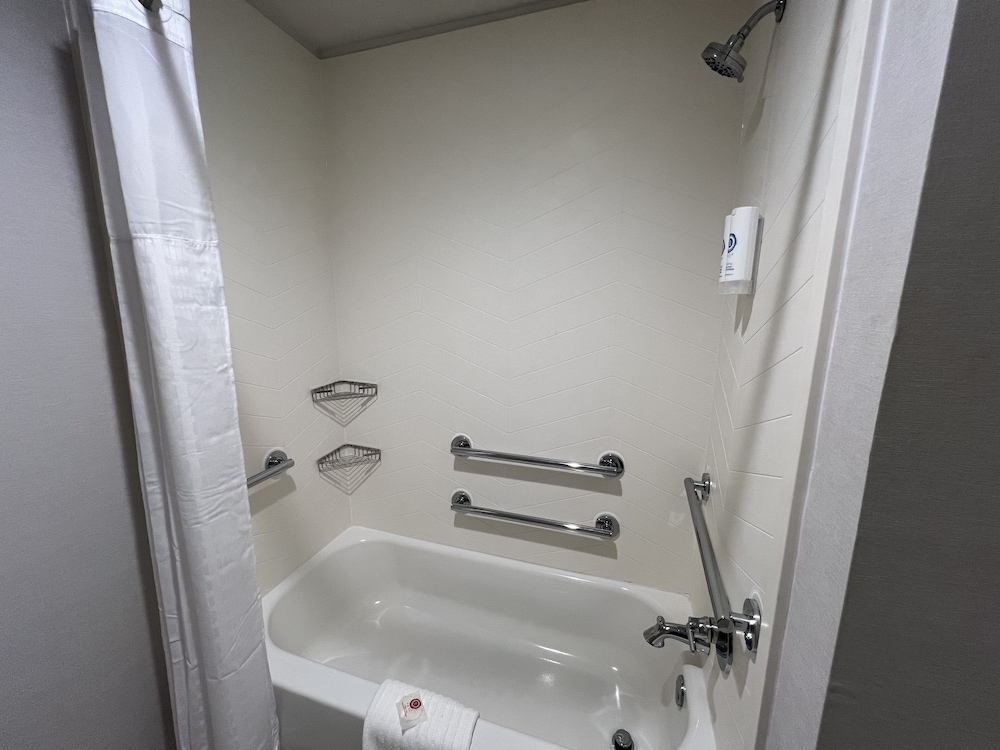 Comfort Suites Gatlinburg Downtown-Convention Center 60/60