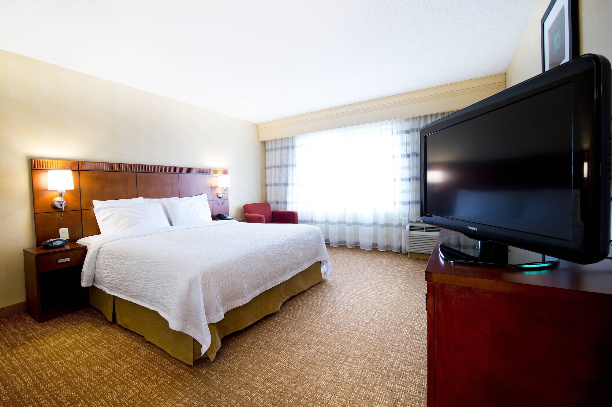 Room at Courtyard Mississauga Airport Corporate Centre West, MISSISSAUGA