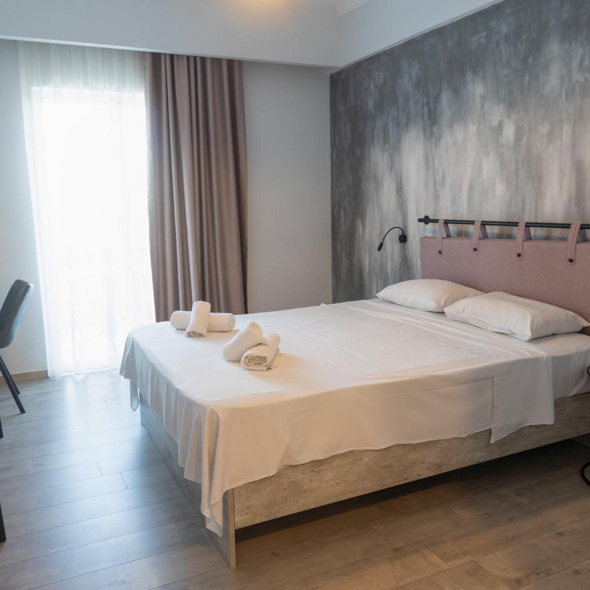 Room, Double or Twin Bed