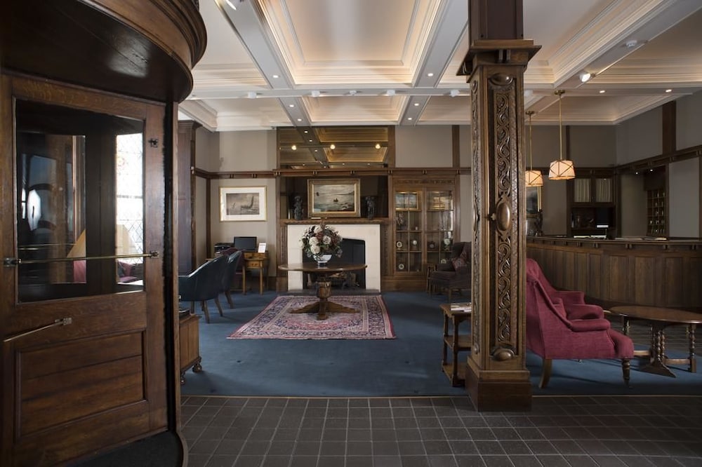 Regency Hotel 26/37