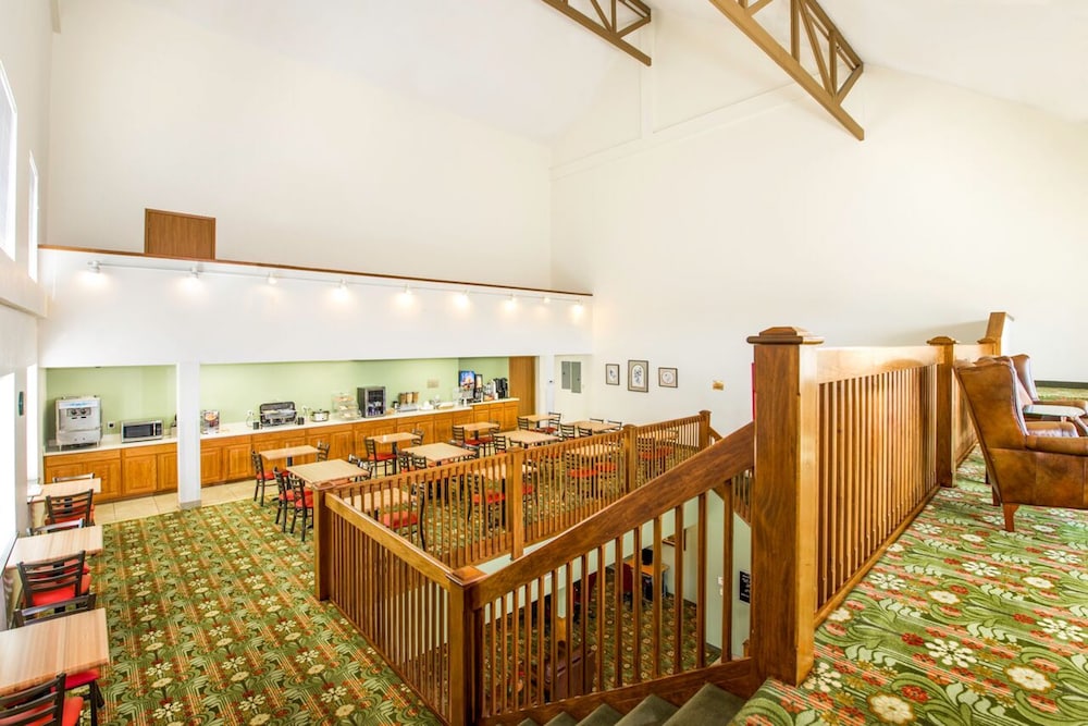 Brookwood Inn 6/46