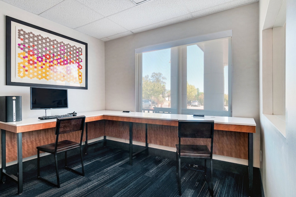 Holiday Inn Express Hotel Suites Banning 41/43