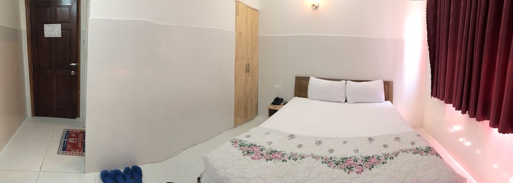 Saigon River Hotel 8/22