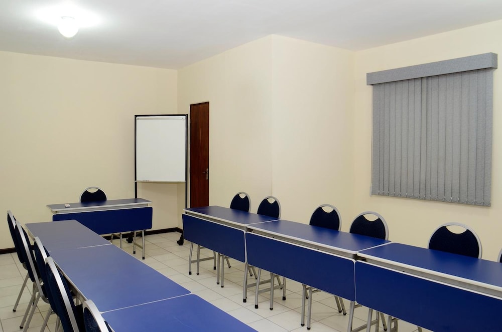 Castel Plaza Hotel 53/61