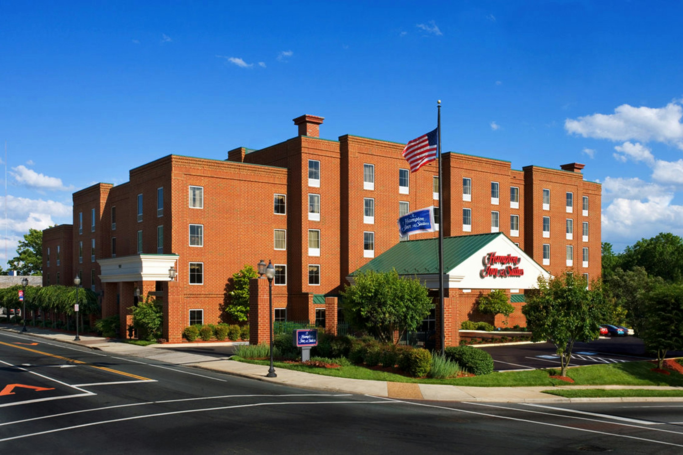 Hampton Inn & Suites Charlottesville-At the University 48/50