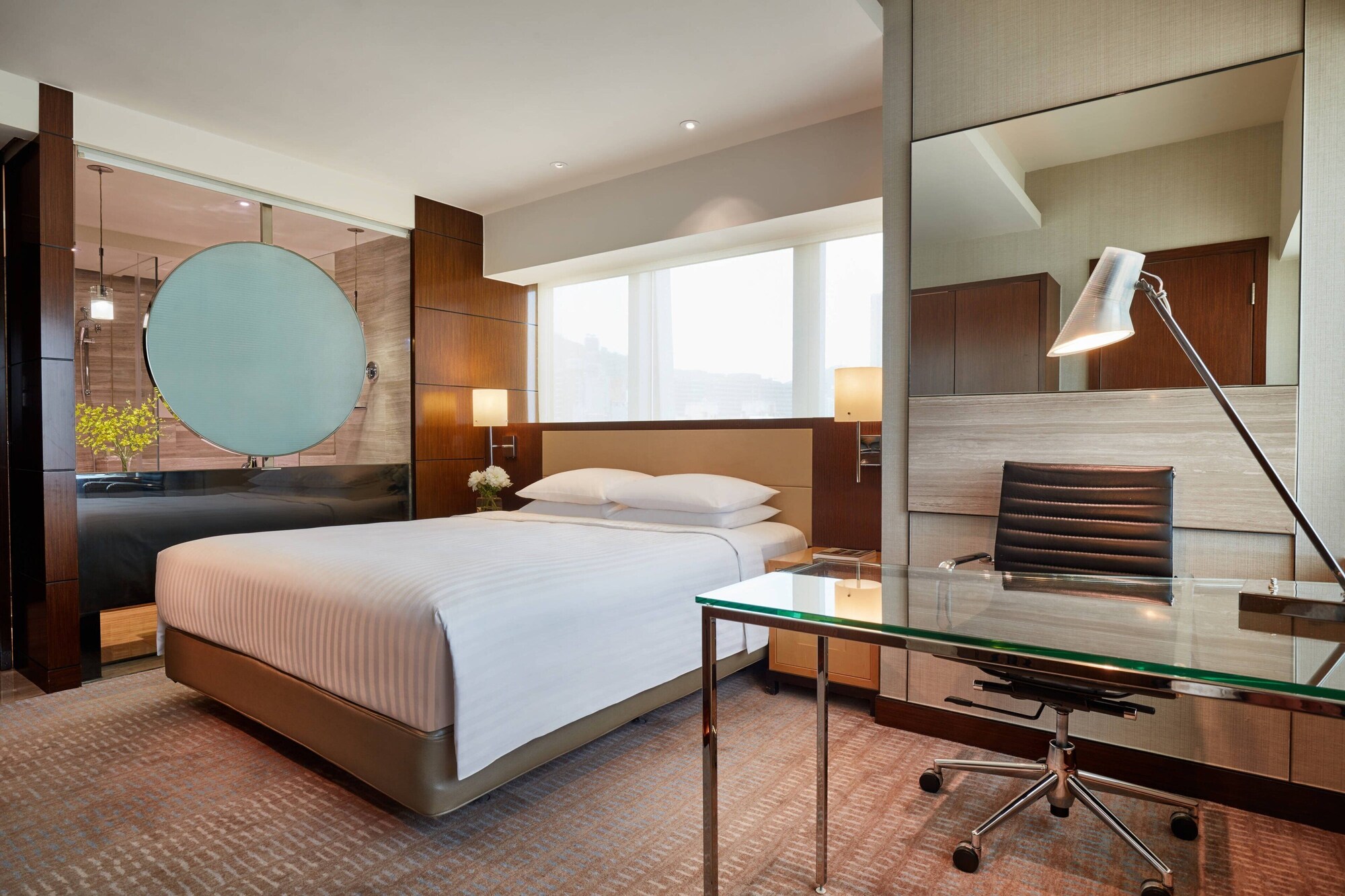 ROOM, KING BED, HARBOUR VIEW