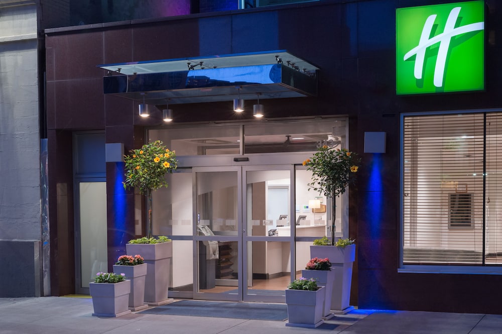 Holiday Inn Express New York City Times Square in NEW YORK - NY