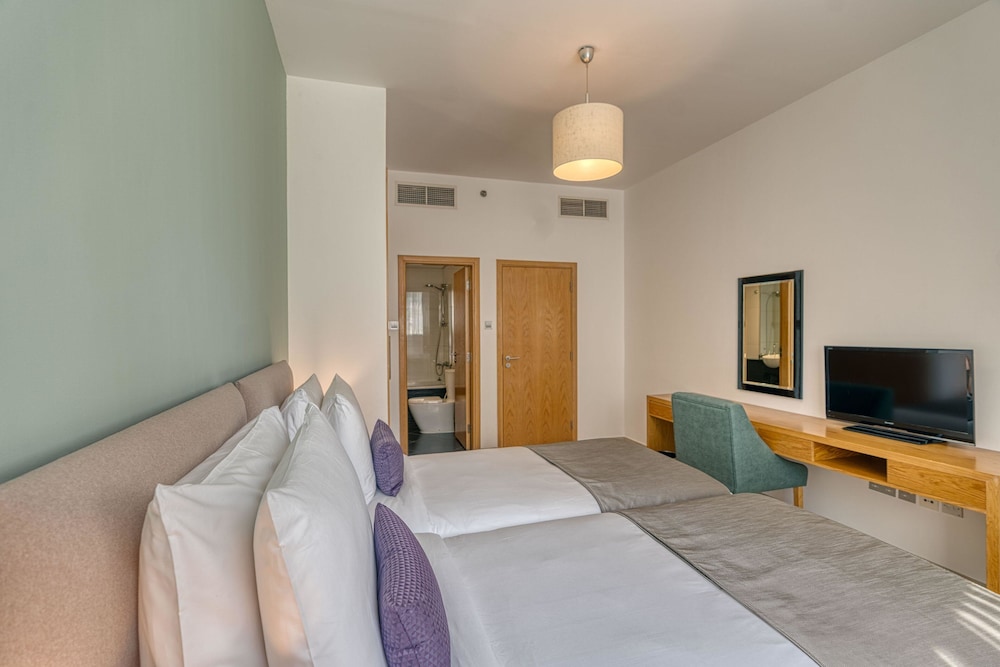Grand Heights Hotel Apartments 12/50