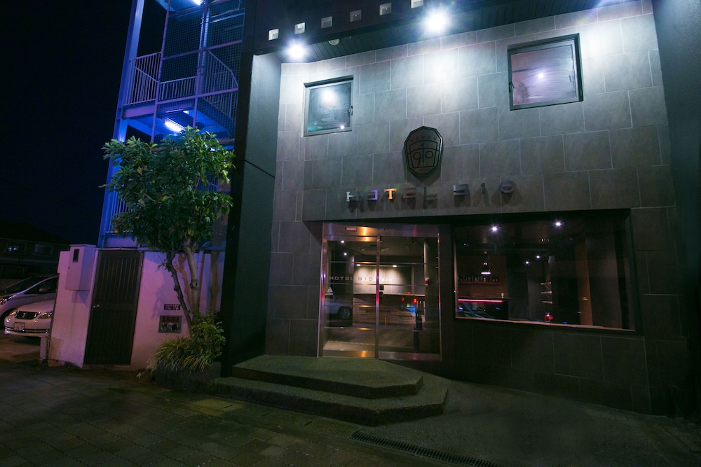 Hotel 910 2/33
