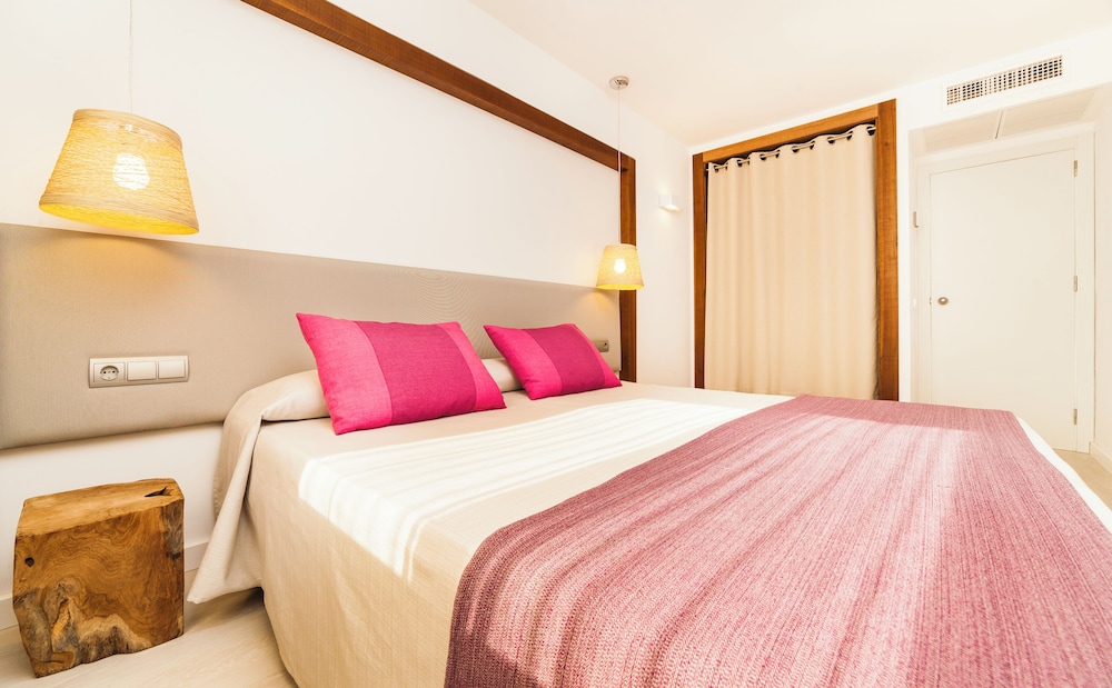 Family, Studio, Twin Beds, Balcony
