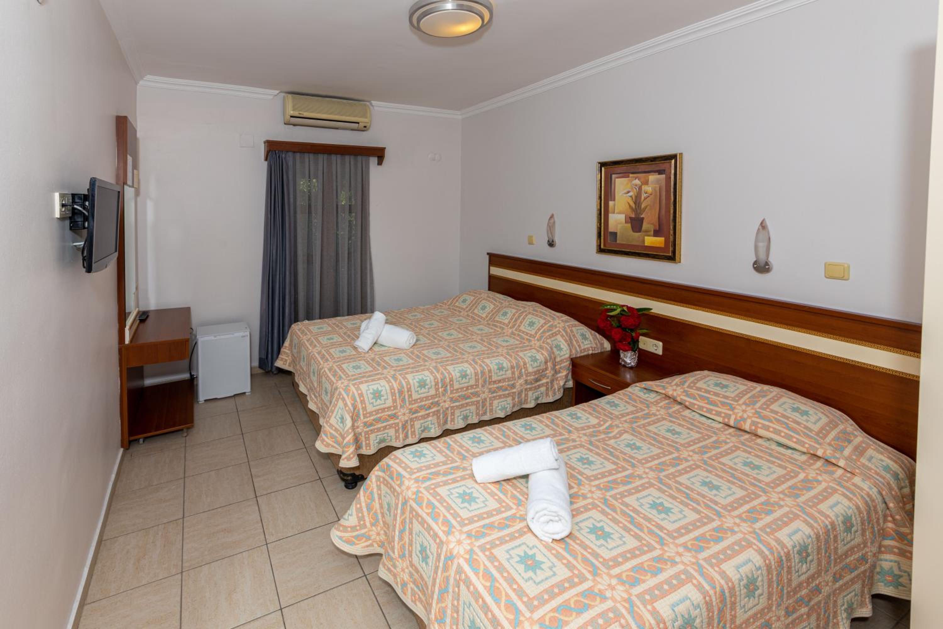 Amfora Otel 14/53