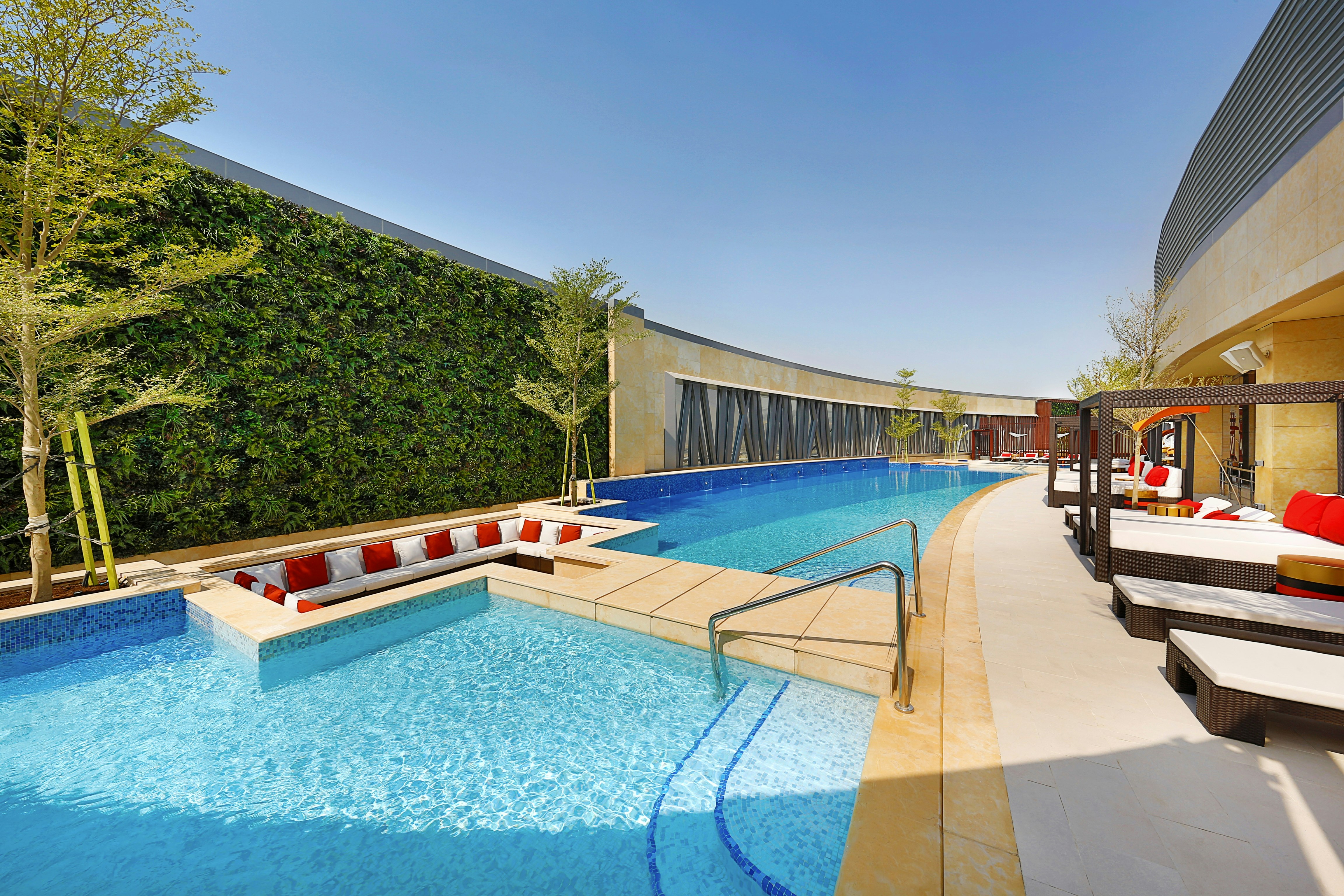 Alrayyan Hotel Doha Curio Collection By Hilton 72/74