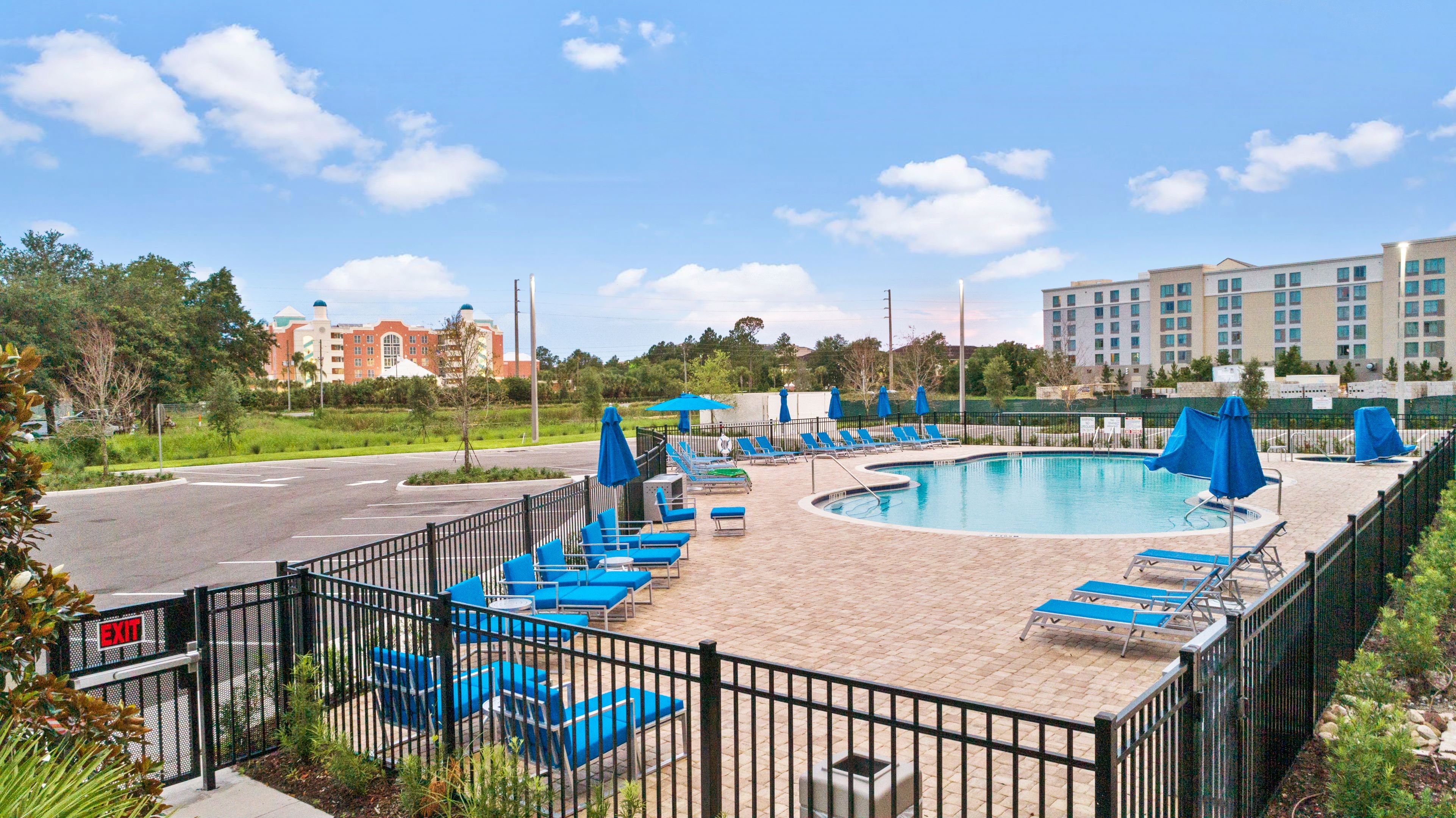 Holiday Inn Express Suites Orlando Lk Buena Vista Area 57/60
