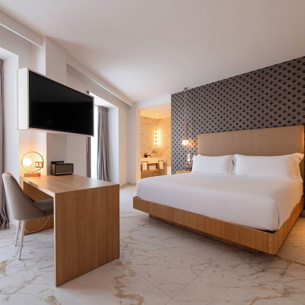 GUEST ROOM, PREMIUM