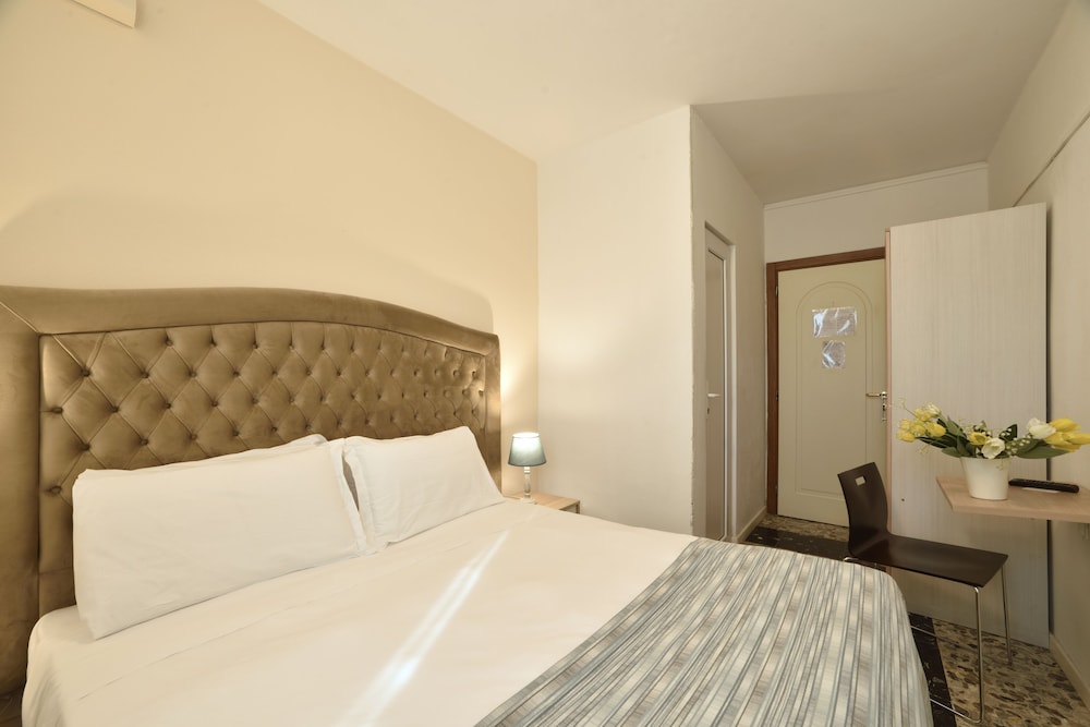 Hotel La Marina 12/63