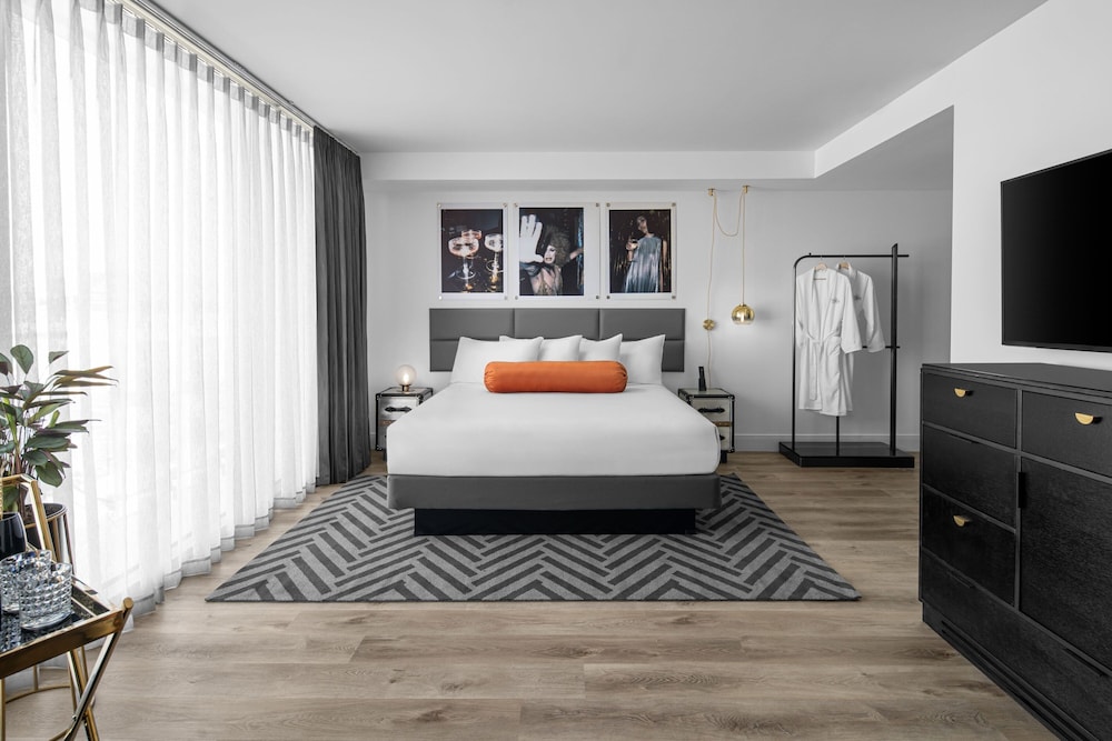 The ENGLiSH Hotel, Las Vegas, a Tribute Portfolio Hotel 12/34