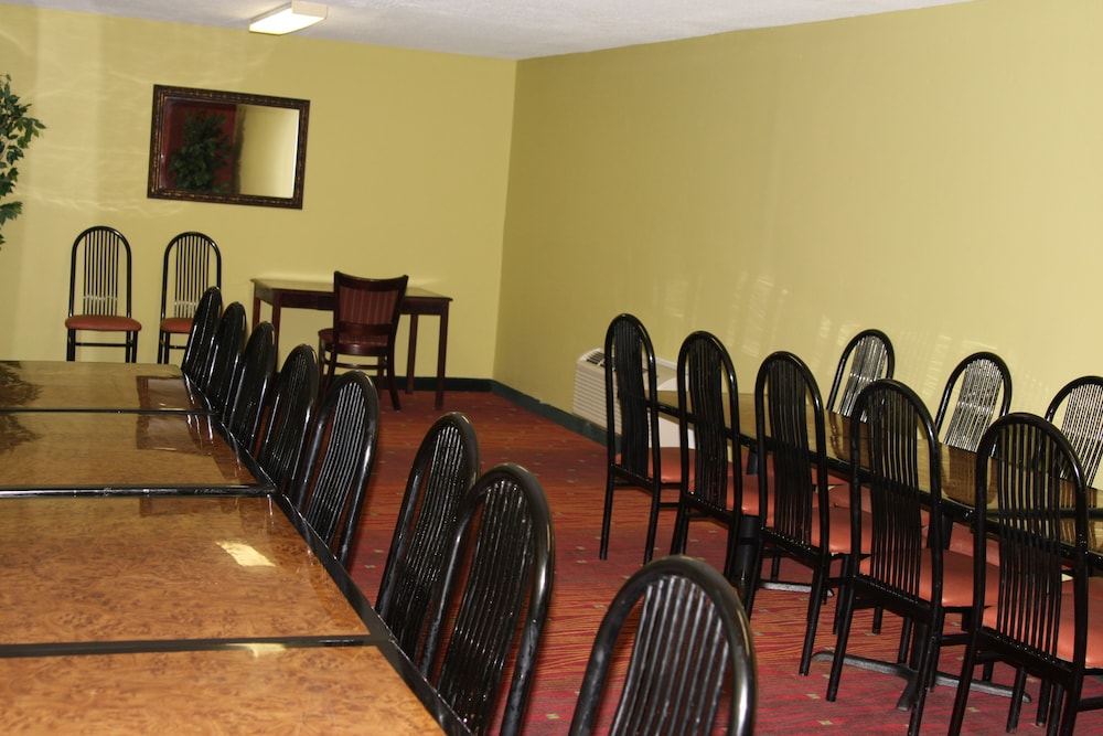 Best Inn Booneville 20/21