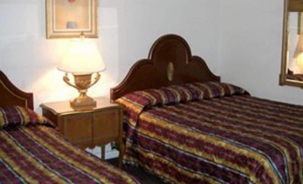 Travel Inn And Suites 1/21