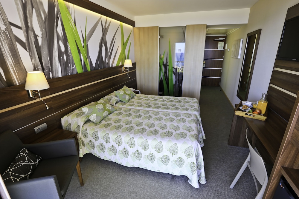 Volga Hotel 34/70