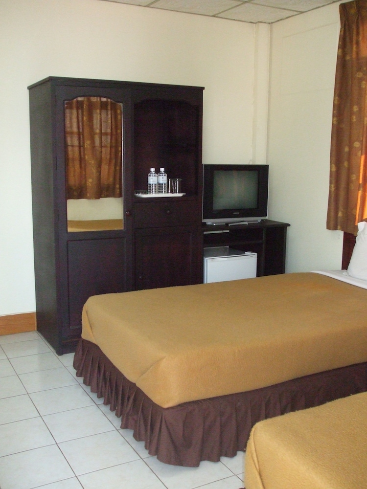 Standard, Twin Beds
