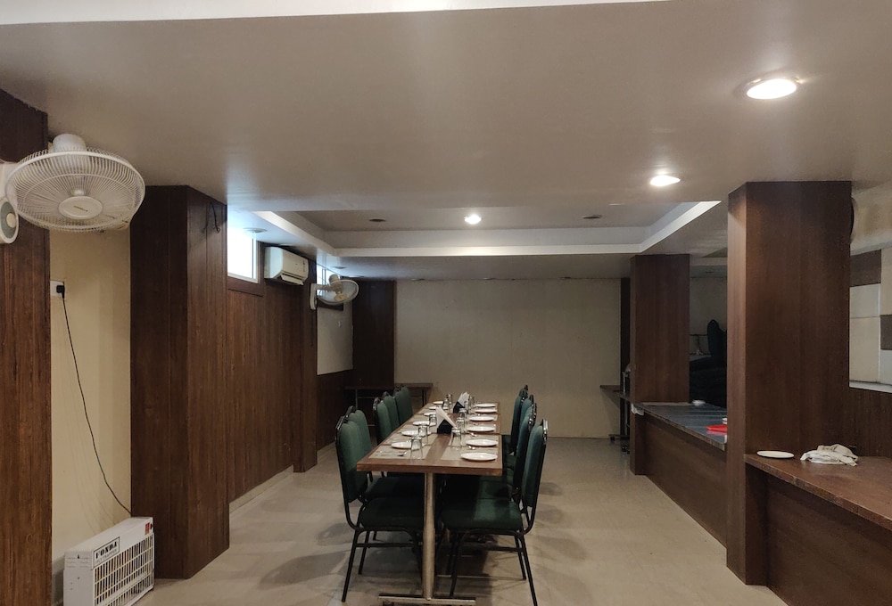 Nirvana Hotel 17/18